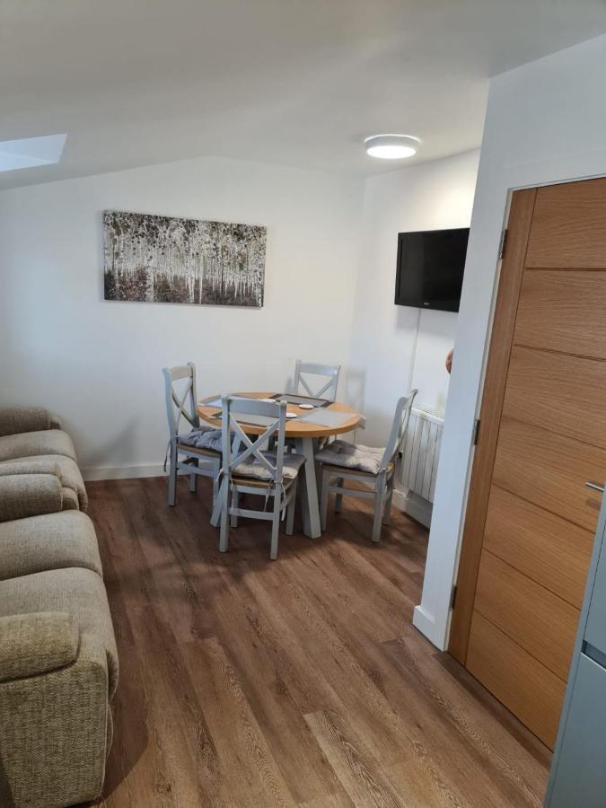 2 Bedroom Central Apartment Leek Εξωτερικό φωτογραφία