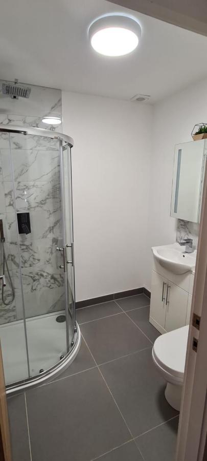 2 Bedroom Central Apartment Leek Εξωτερικό φωτογραφία